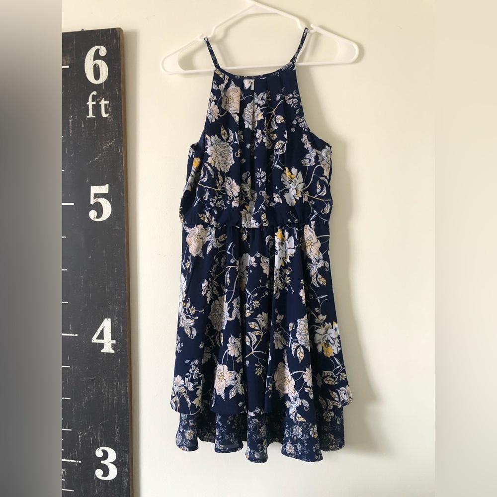 Floral Summer Dress. Size Small. Double lined and very flattering!